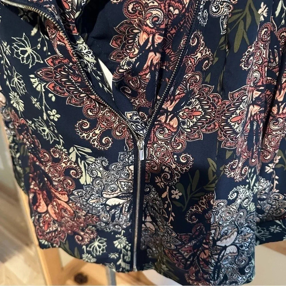 CJ Banks Floral Jacket Side Zipper Lightweight - Picture 4 of 10